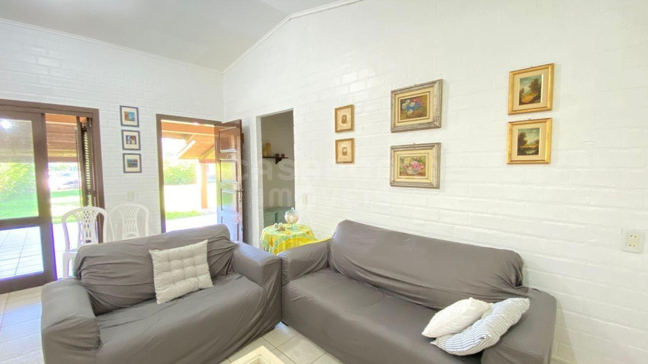 Refúgio à Beira-Mar: Linda Residência no Balneário Rondinha Nova