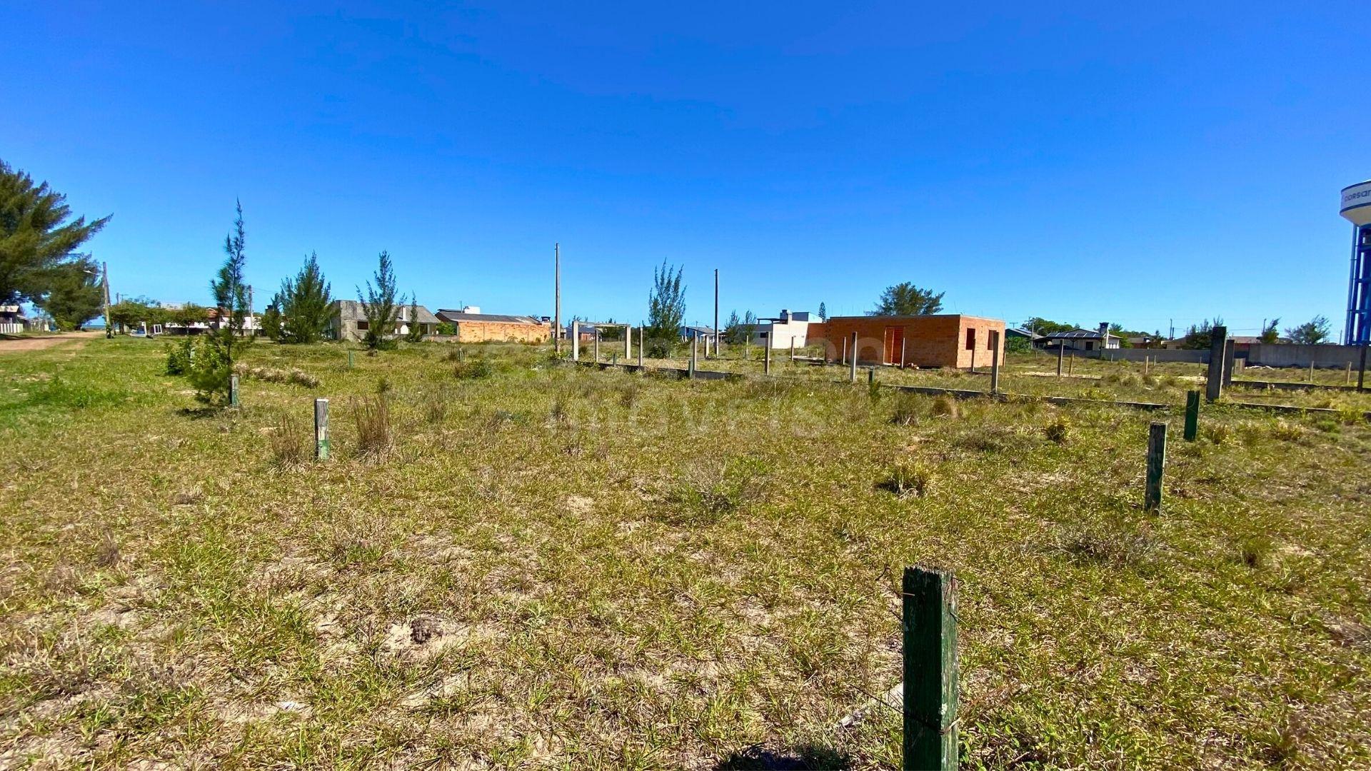 Terreno de Esquina com Escritura - Oportunidade Única