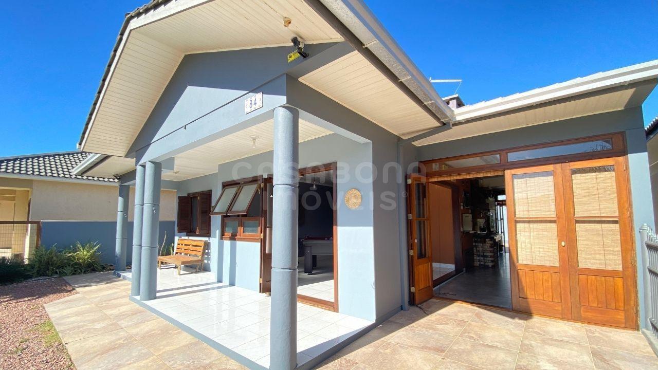 Casa Mobiliada com Piscina a Poucos Passos da Praia em Arroio do Sal