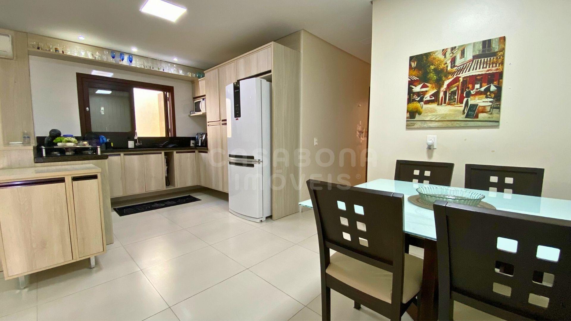 Casa moderna com piscina e quiosque no bairro Verde Mar em Arroio do Sal