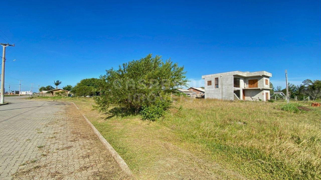 Oportunidade de Investimento: Terreno de Esquina em Arroio do Sal