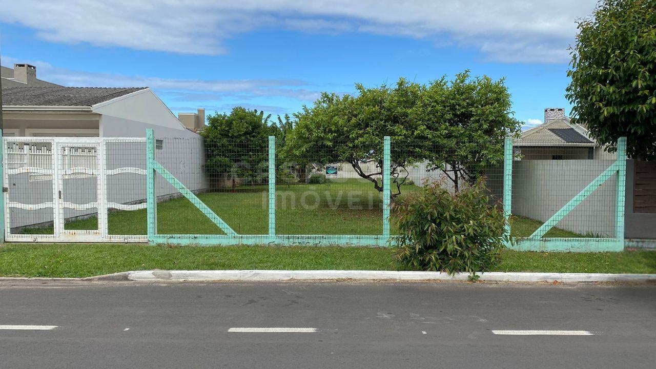 Lindo Terreno no Bairro Camboim: Pronto para Construir a 100 Metros do Mar