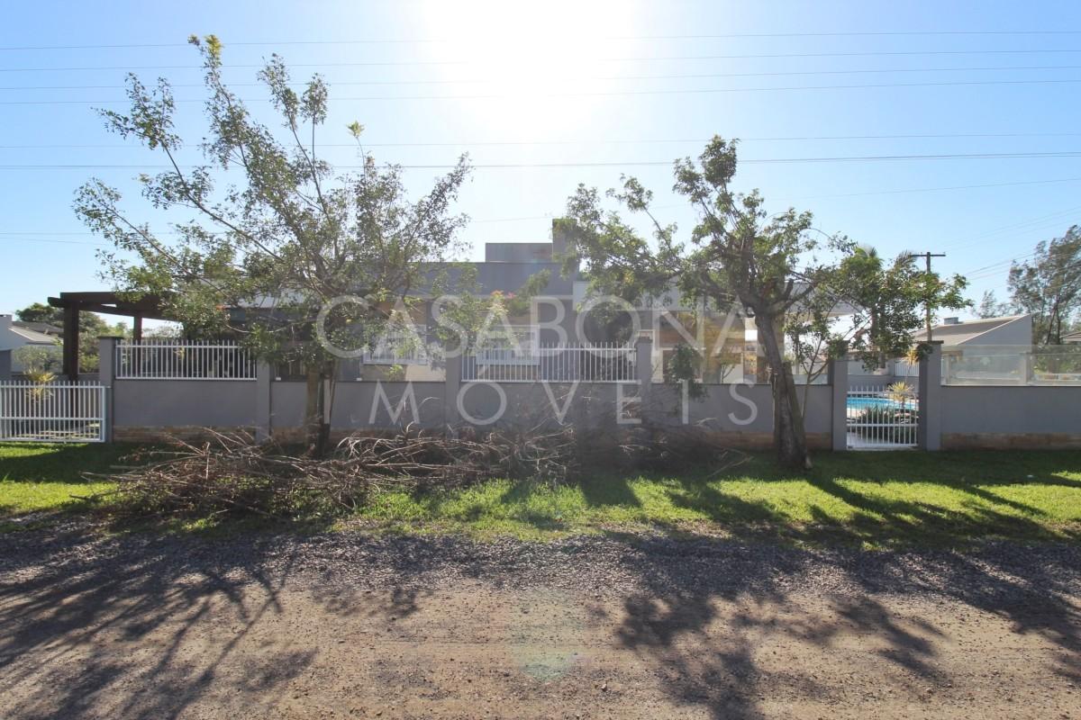 Viva o Sonho à Beira-Mar: Casa Incrível a Poucos Passos do Oceano