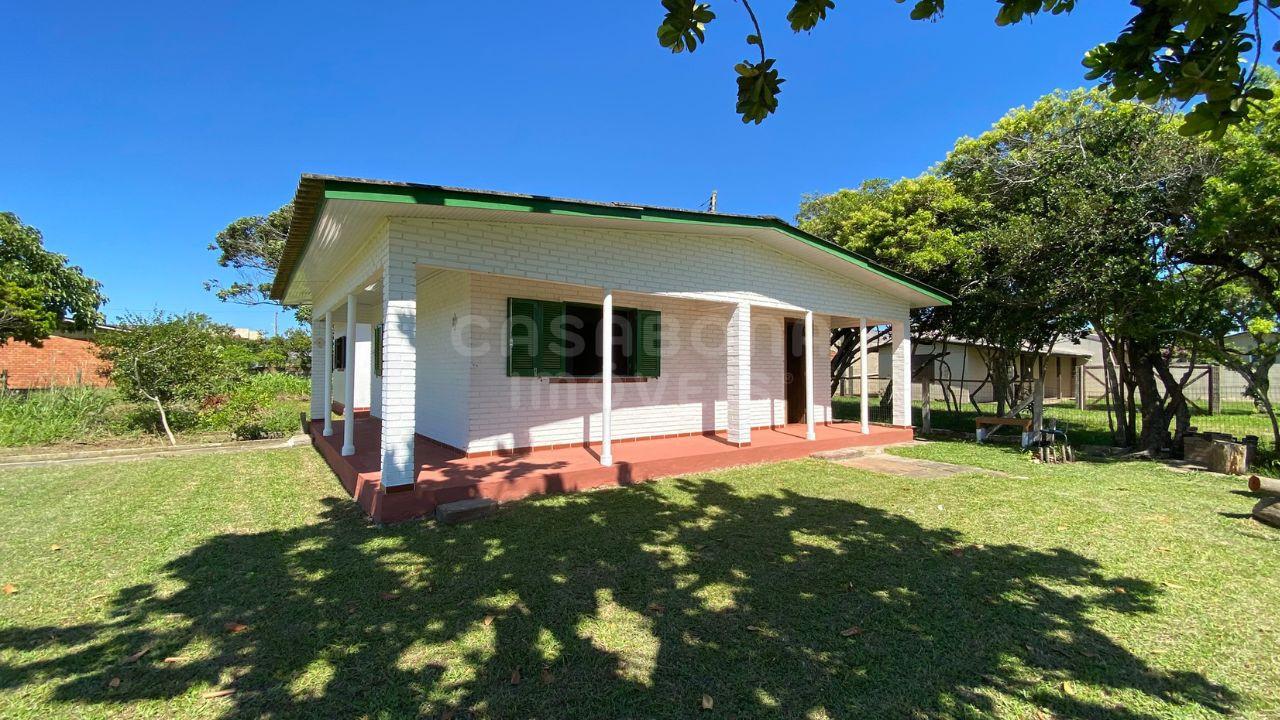 Refúgio à Beira-Mar: Linda Residência no Balneário Figueirinha