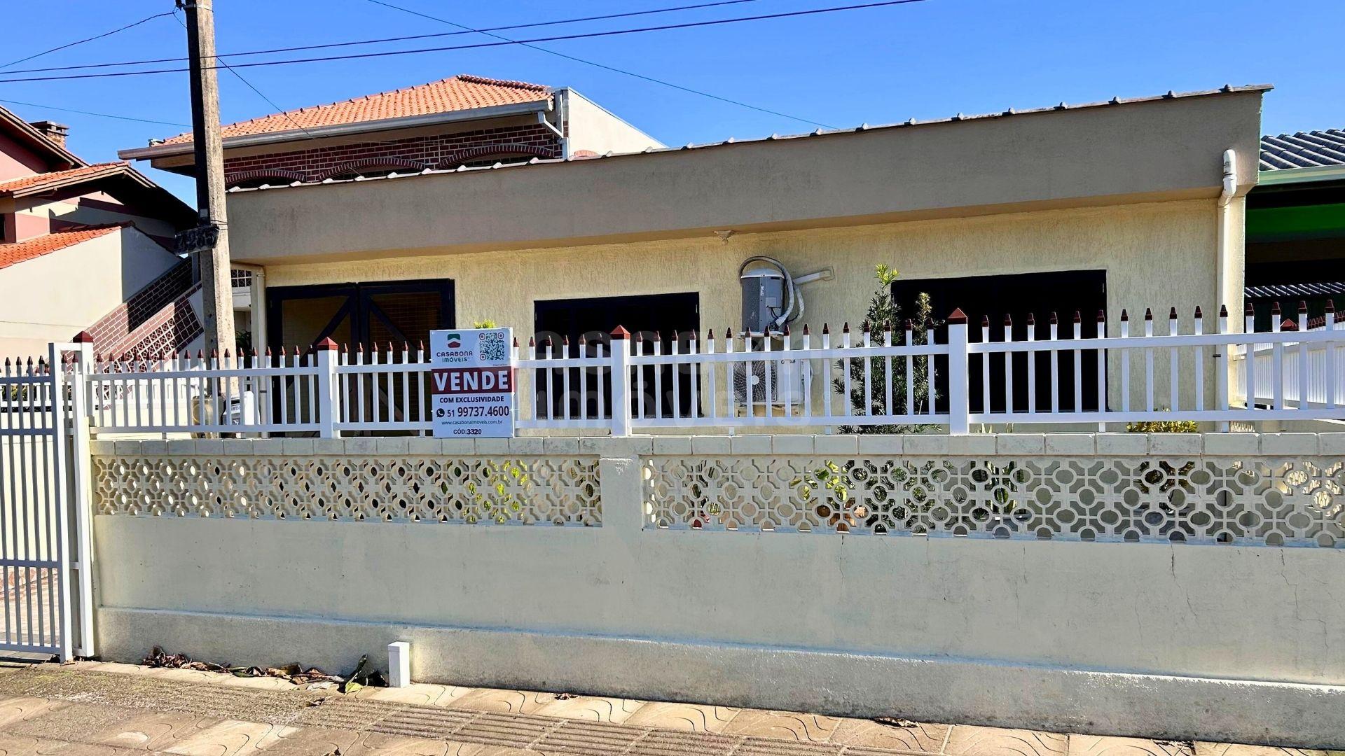 Casa com amplo pátio no Jardim Olívia – 300 metros do mar