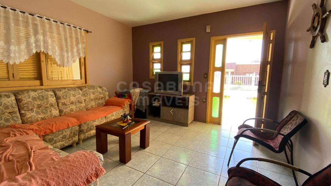 Ótima Casa de Esquina no Centro de Arroio do Sal – Perto do Mar!