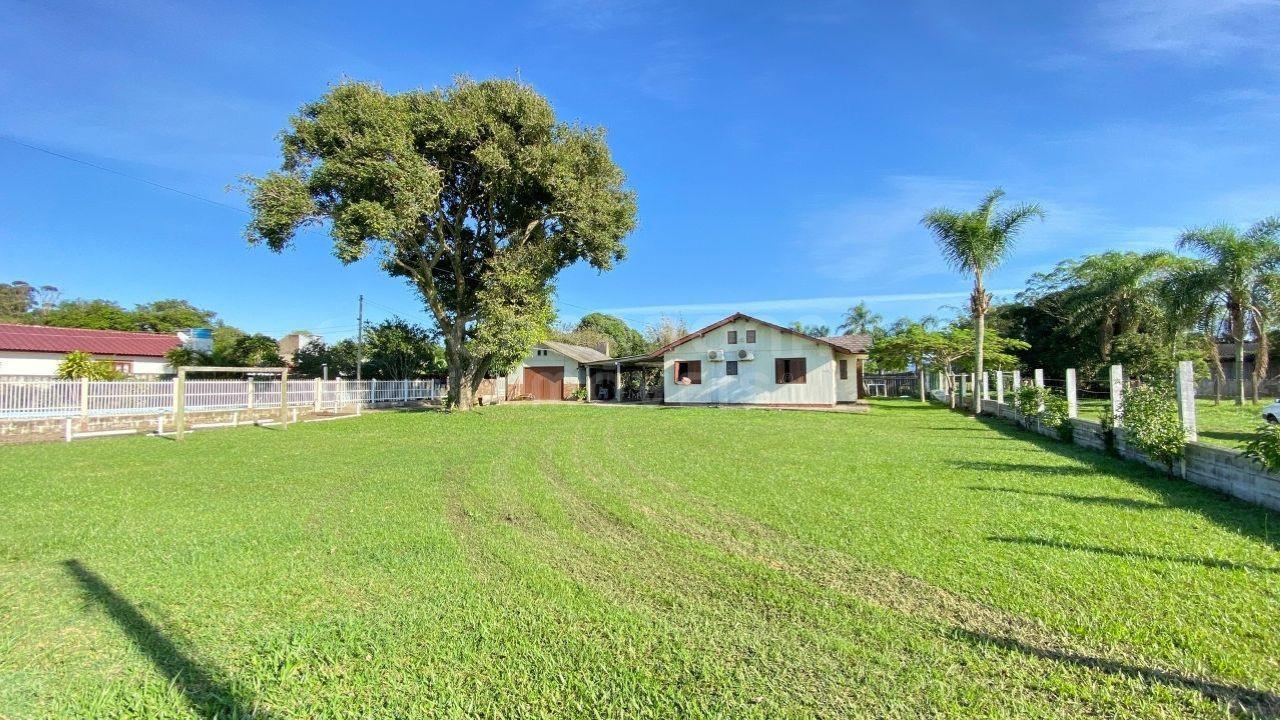 Casa Espaçosa em Bismar, Arroio do Sal: Conforto e Proximidade