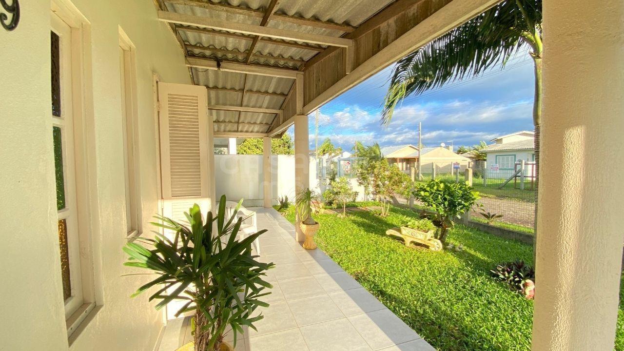 Charmosa Casa em Vista Alegre, Arroio do Sal: Vida Próxima ao Mar e ao Centro