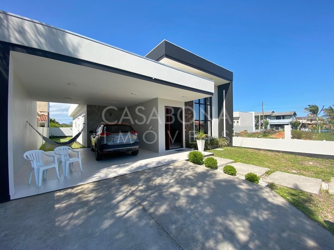 Refúgio à Beira-Mar: Residência Espaçosa no Balneário São Paulo