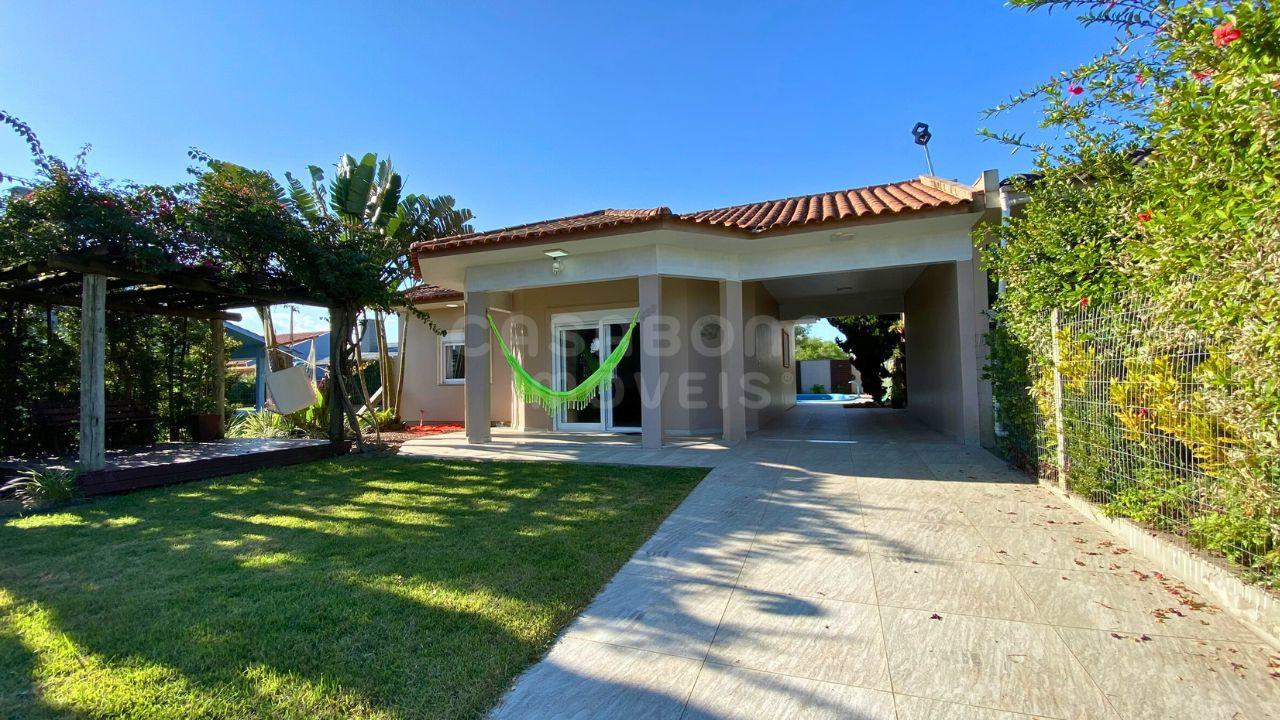 Casa Mobiliada com Piscina a 500m da Praia no Bairro Vista Alegre