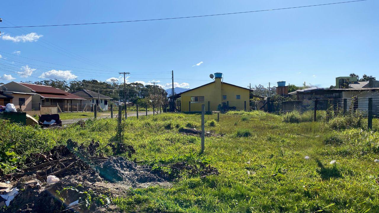 Terreno de Esquina à Venda no Bairro Quatro Lagos, Arroio do Sal