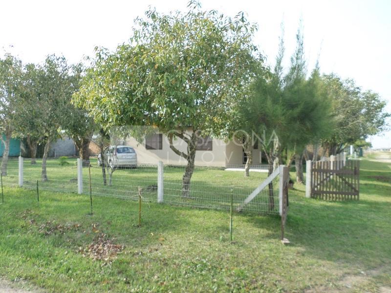 Oportunidade Única: Casa de Esquina com Dois Terrenos