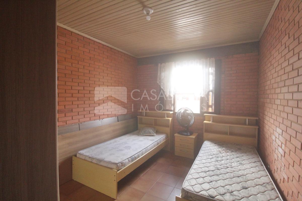 Casa de Esquina em Excelente Localização