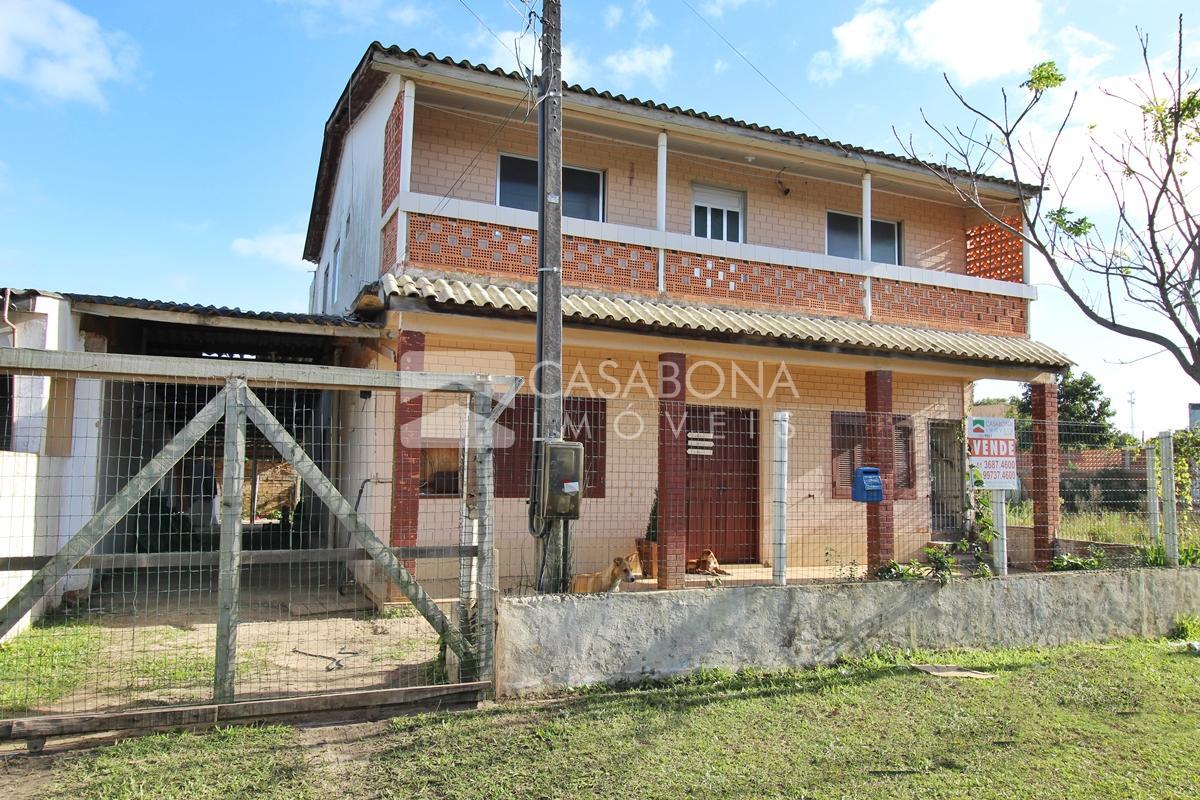 Residência no Centro de Arroio do Sal: Próxima do Mar e de Todas as Comodidades