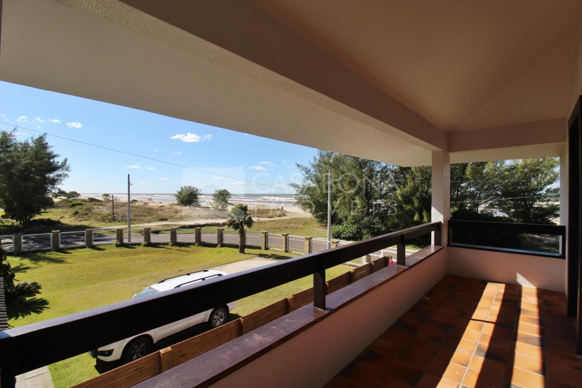 Casa Espetacular à Beira-Mar