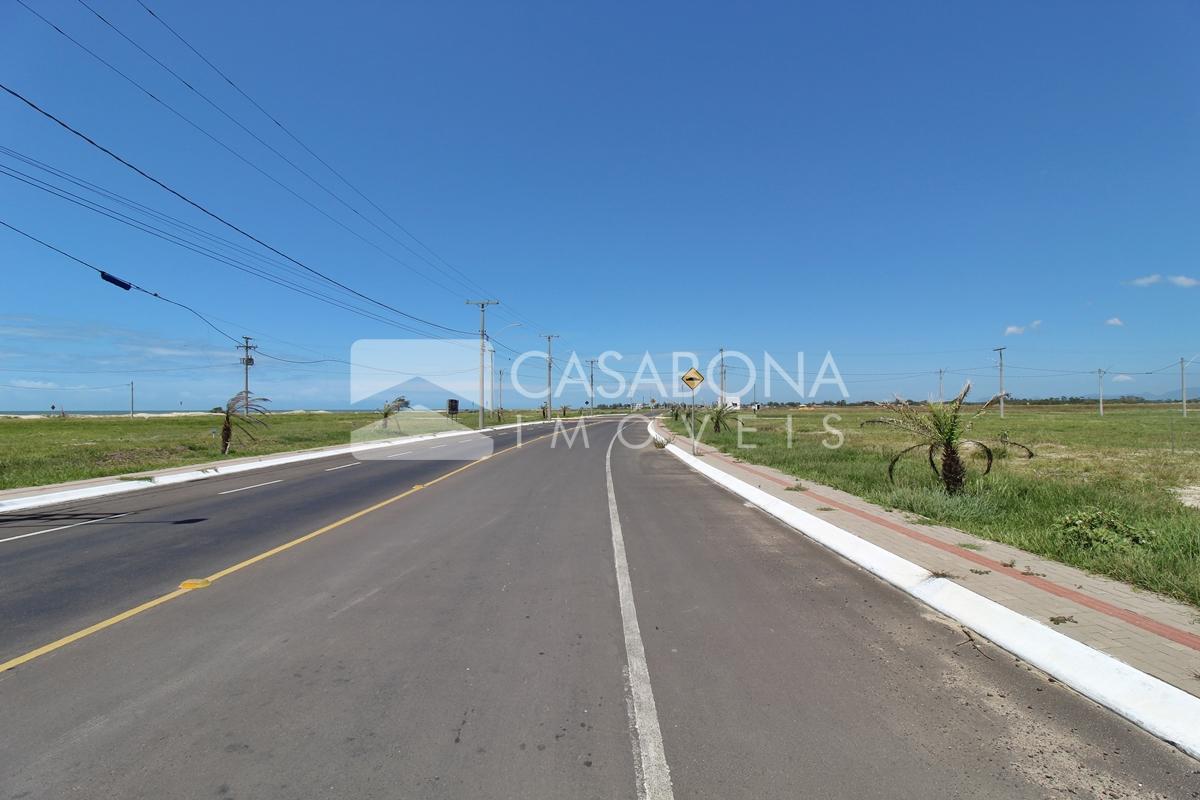 Ótimo Terreno na Av. Interprais no Loteamento Esmeralda: Ideal para seu Investimento