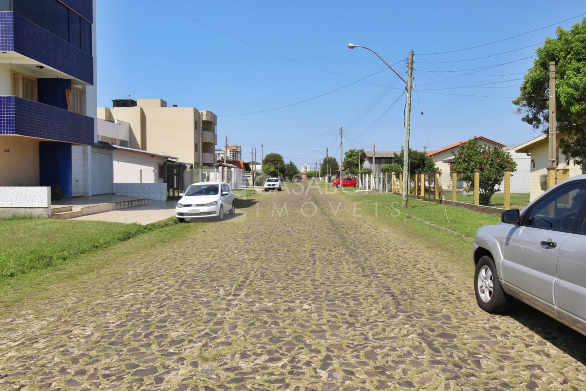 Encantadora Residência de Esquina no Balneário Areias Brancas