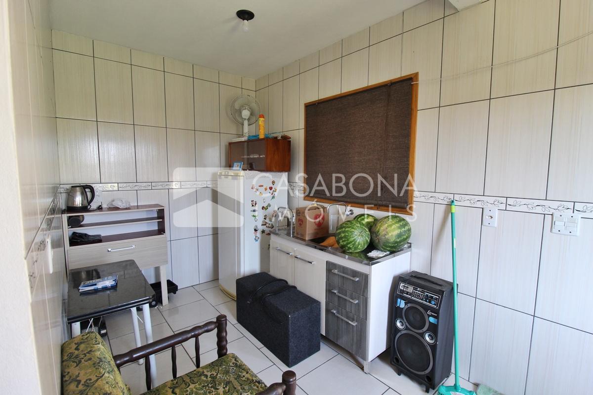 Duas Residências com Piscina em Terrenos Separados