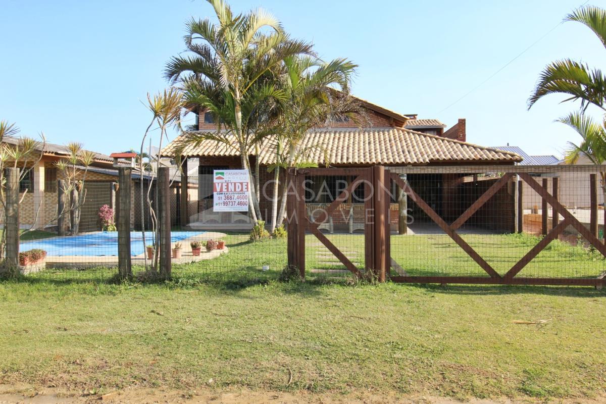 Excelente casa a apenas 200 metros do mar – Frente Norte