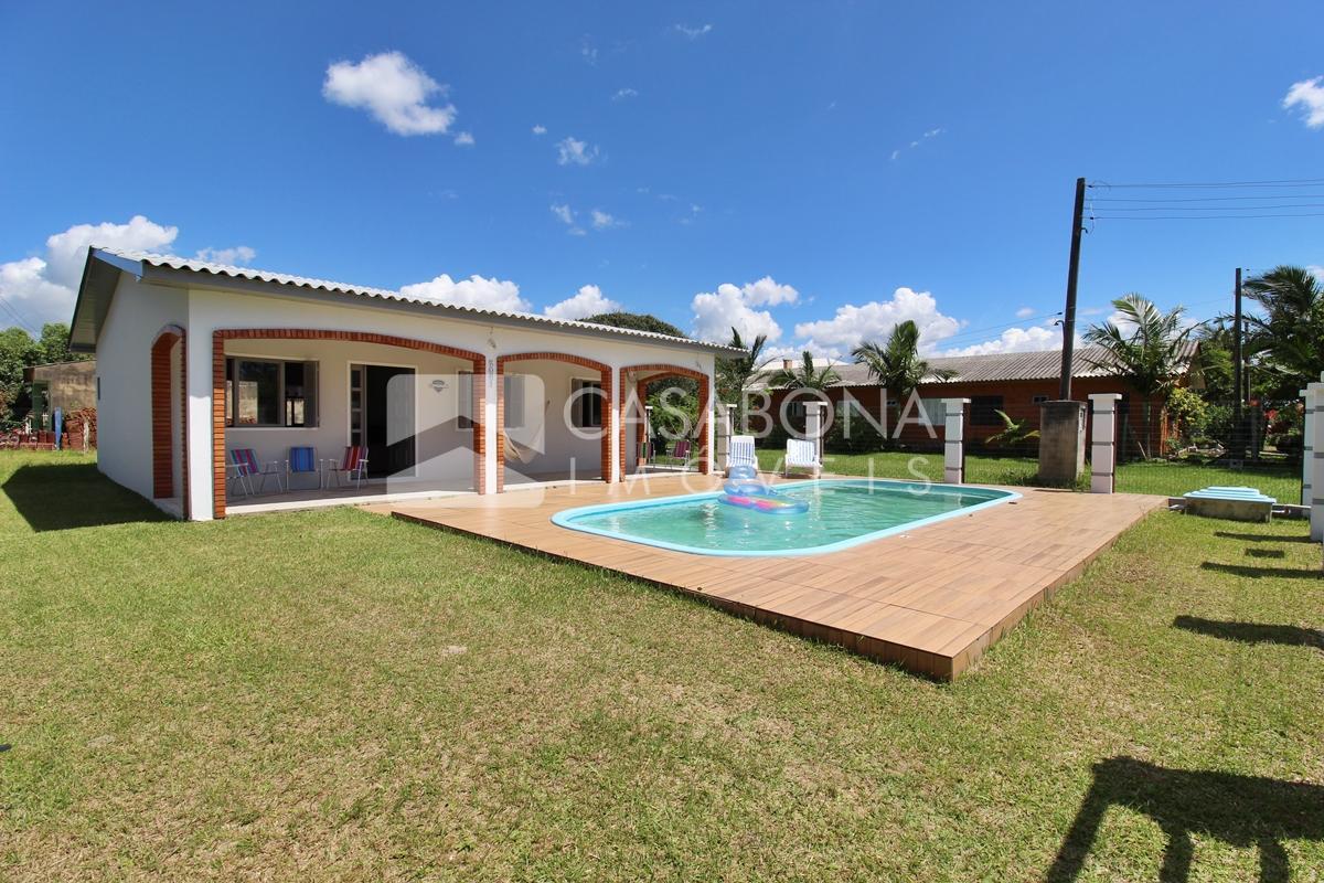 Encantadora Residência de Esquina com Piscina