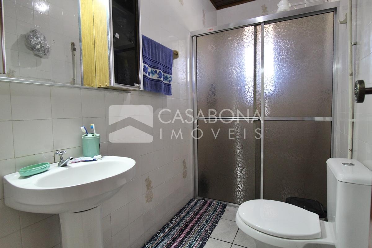 Encantadora Residência de Esquina com Piscina