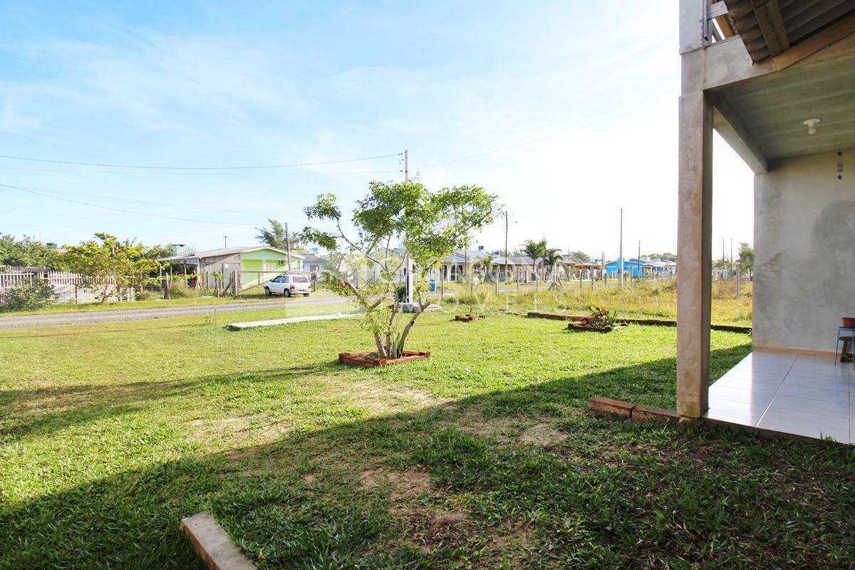 Excelente Investimento no Litoral: Residência com Duas Moradias