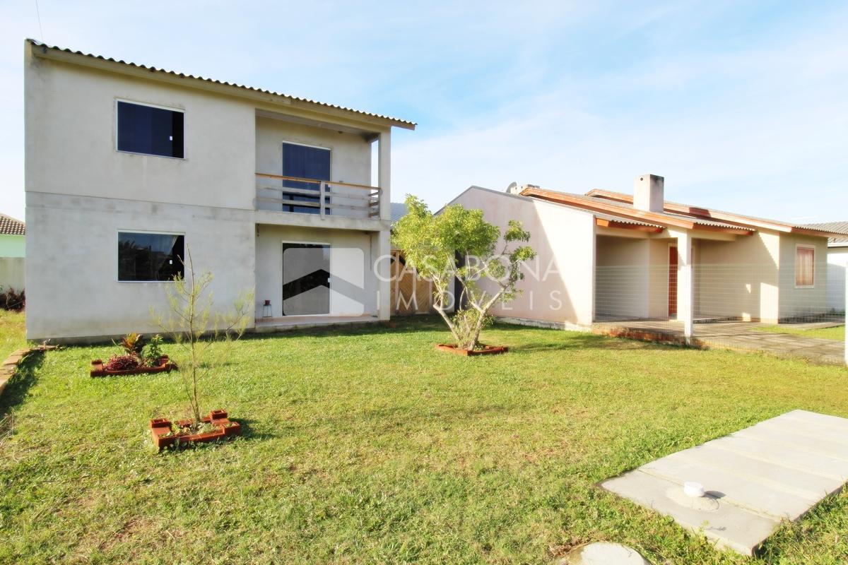 Excelente Investimento no Litoral: Residência com Duas Moradias