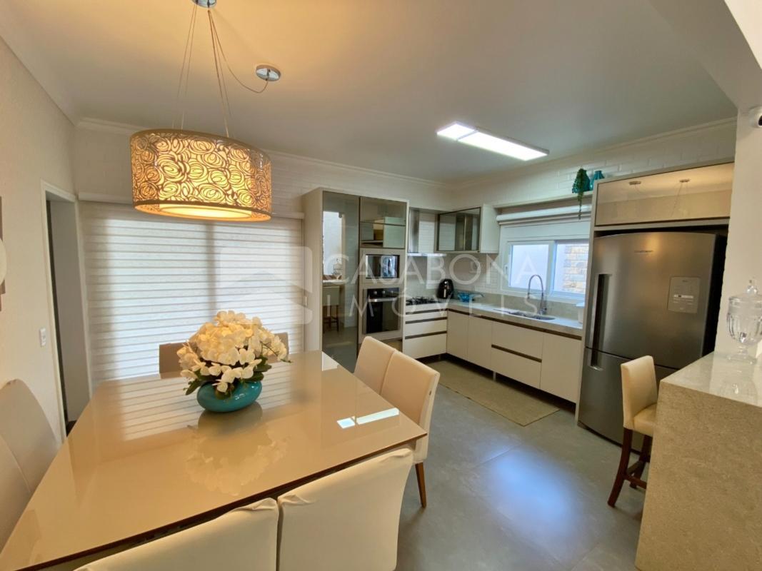 Magnífica Casa em Arroio do Sal: Design Moderno e Conforto Excepcional