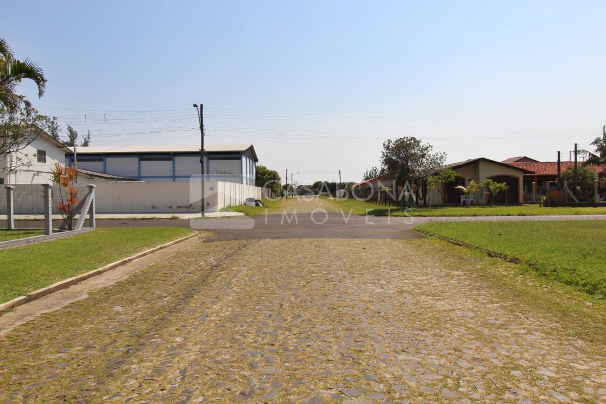 Encantadora Residência de Esquina no Balneário Areias Brancas