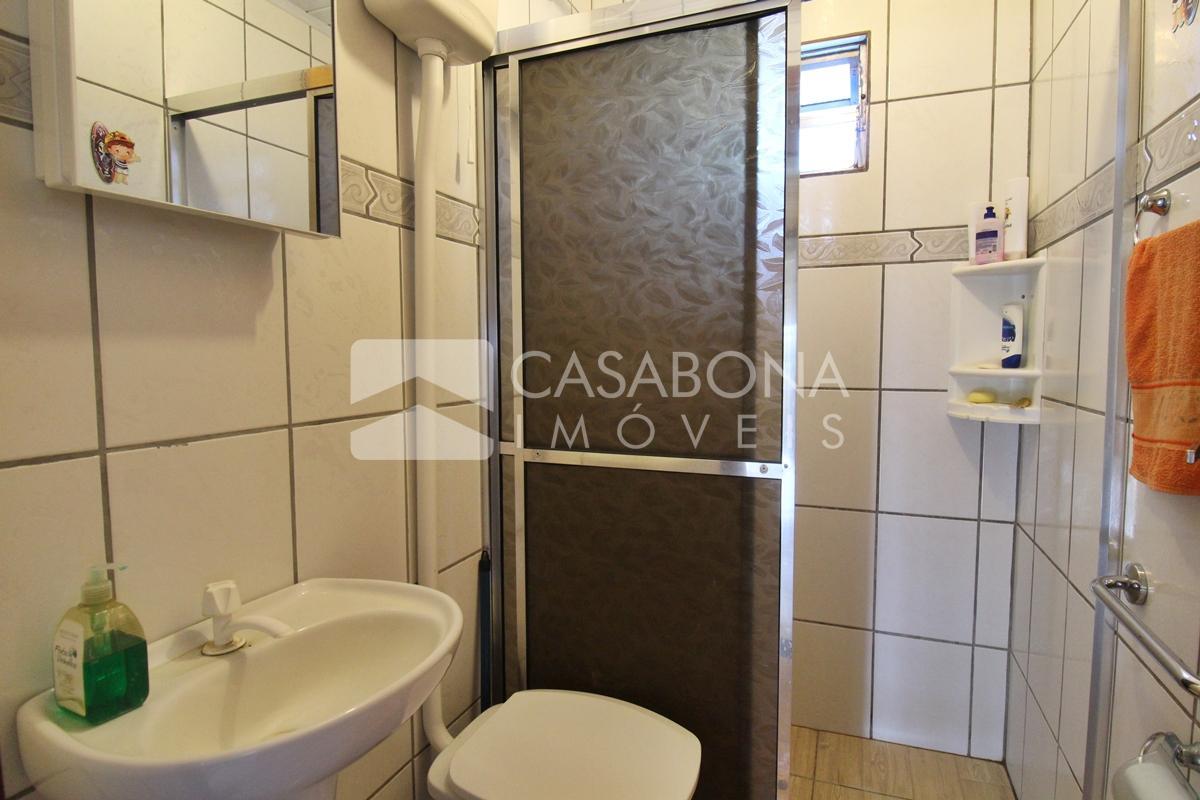 Duas Residências com Piscina em Terrenos Separados