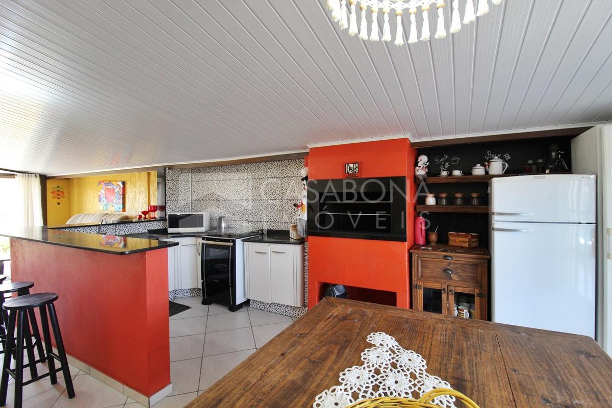 Casa com Piscina Próxima ao Mar: Pronta para Morar ou Veranear