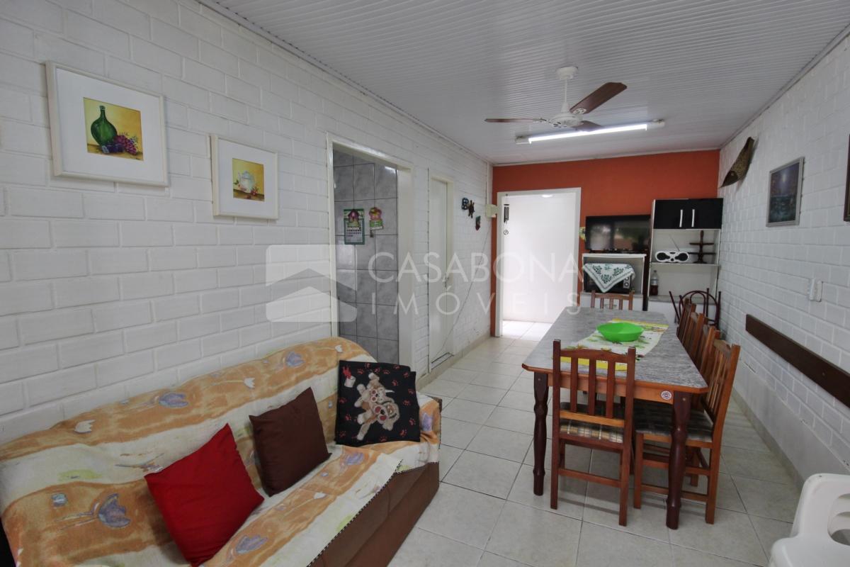 Charmosa Residência a Poucos Passos da Praia