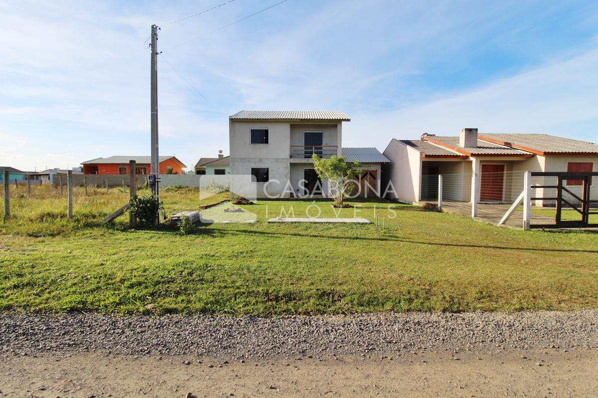 Excelente Investimento no Litoral: Residência com Duas Moradias