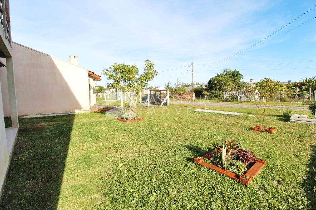 Excelente Investimento no Litoral: Residência com Duas Moradias