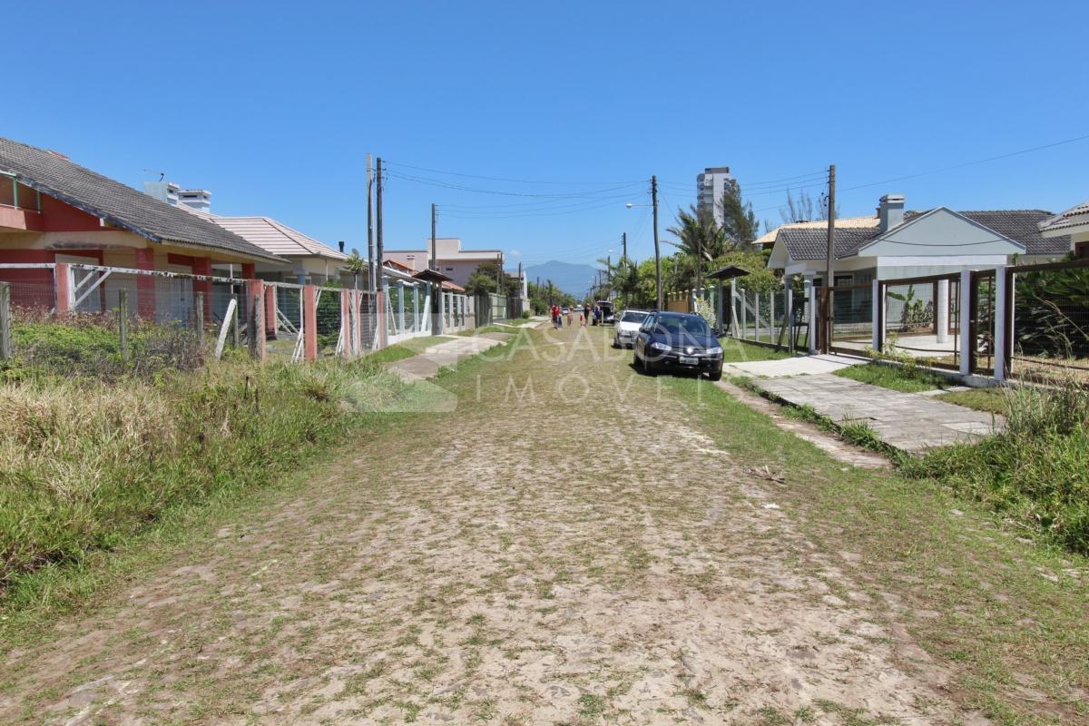 Oportunidade Única: Terreno à Beira-Mar no Balneário Vista Alegre