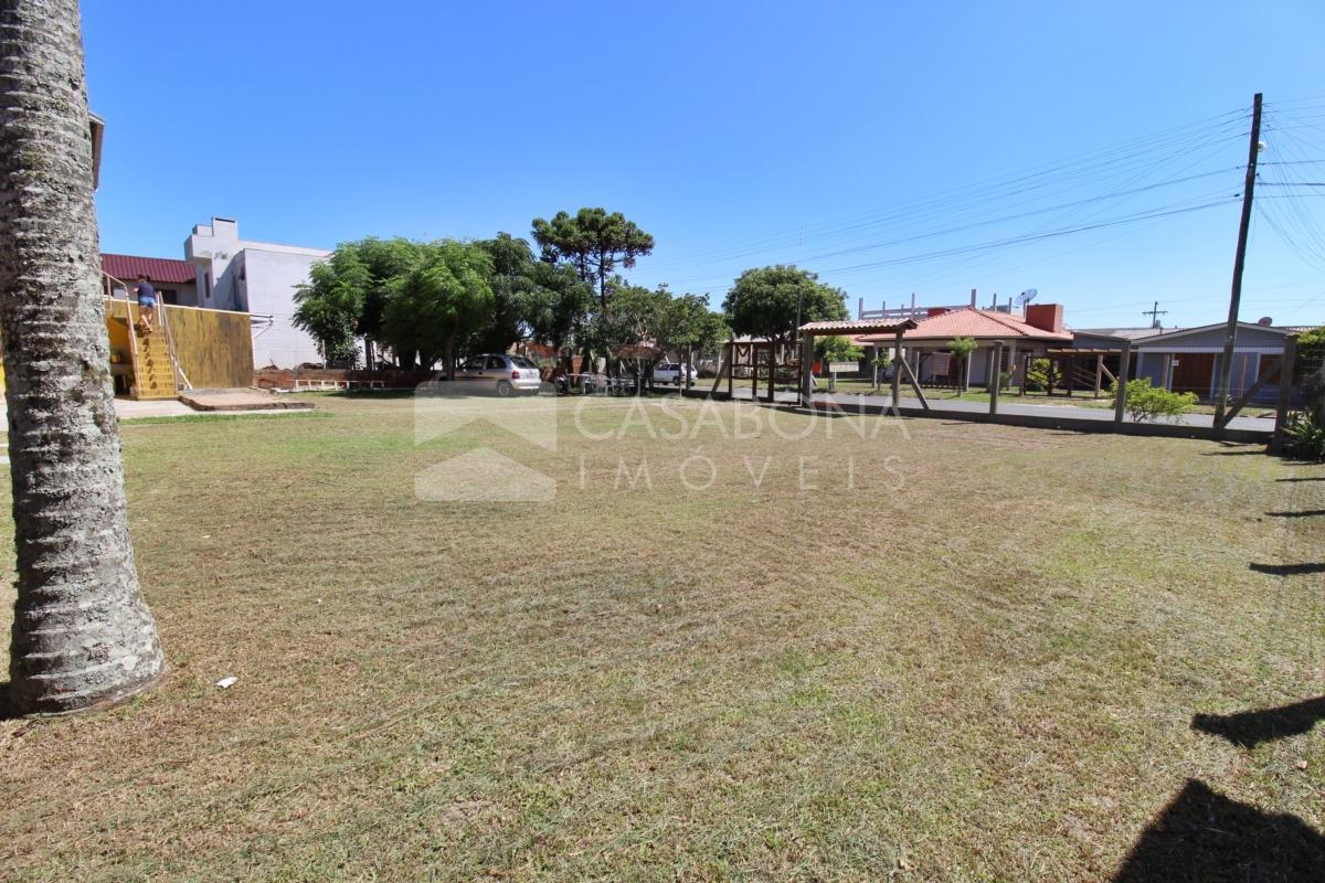 Oportunidade Imperdível: Residência com Terreno Amplo no Balneário Novo Arroio do Sal