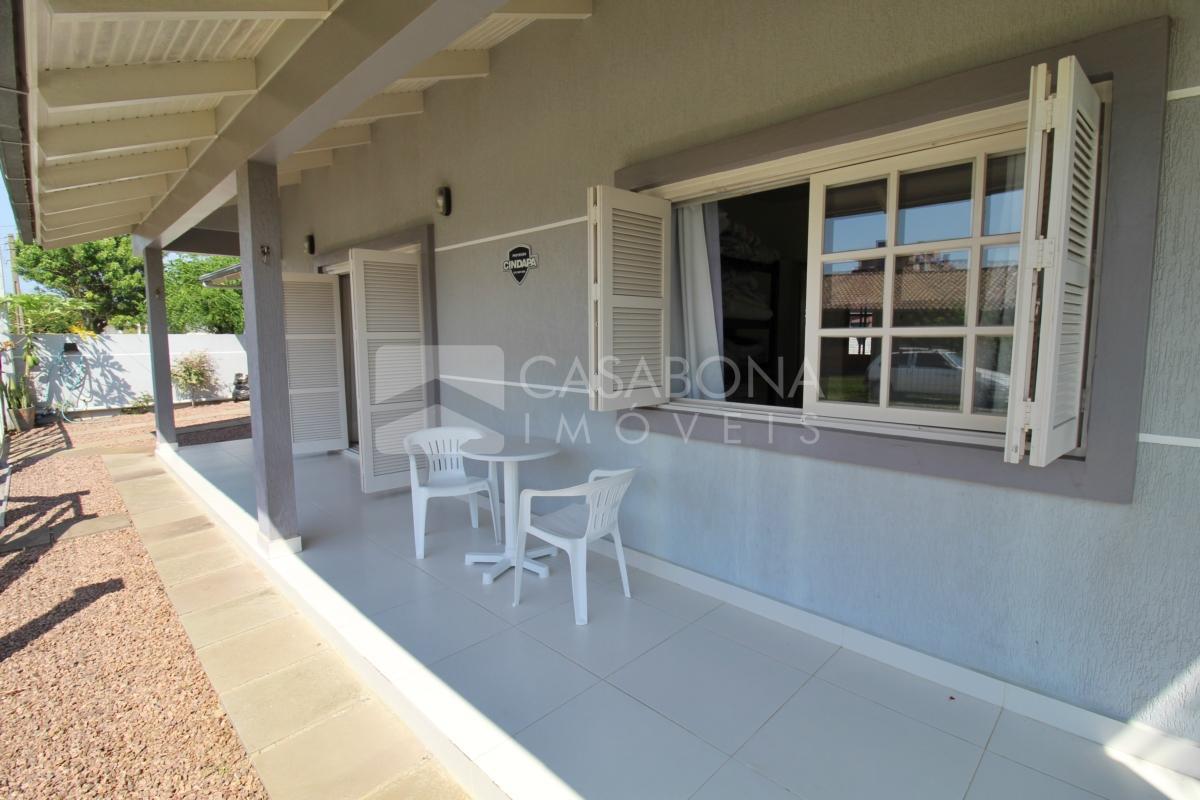 Encantadora Residência de Esquina no Balneário Areias Brancas