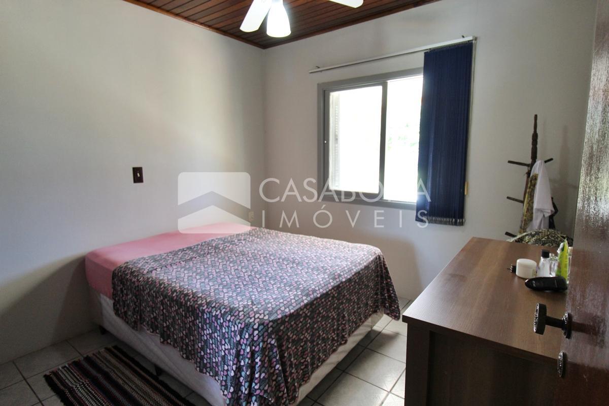 Encantadora Residência de Esquina com Piscina