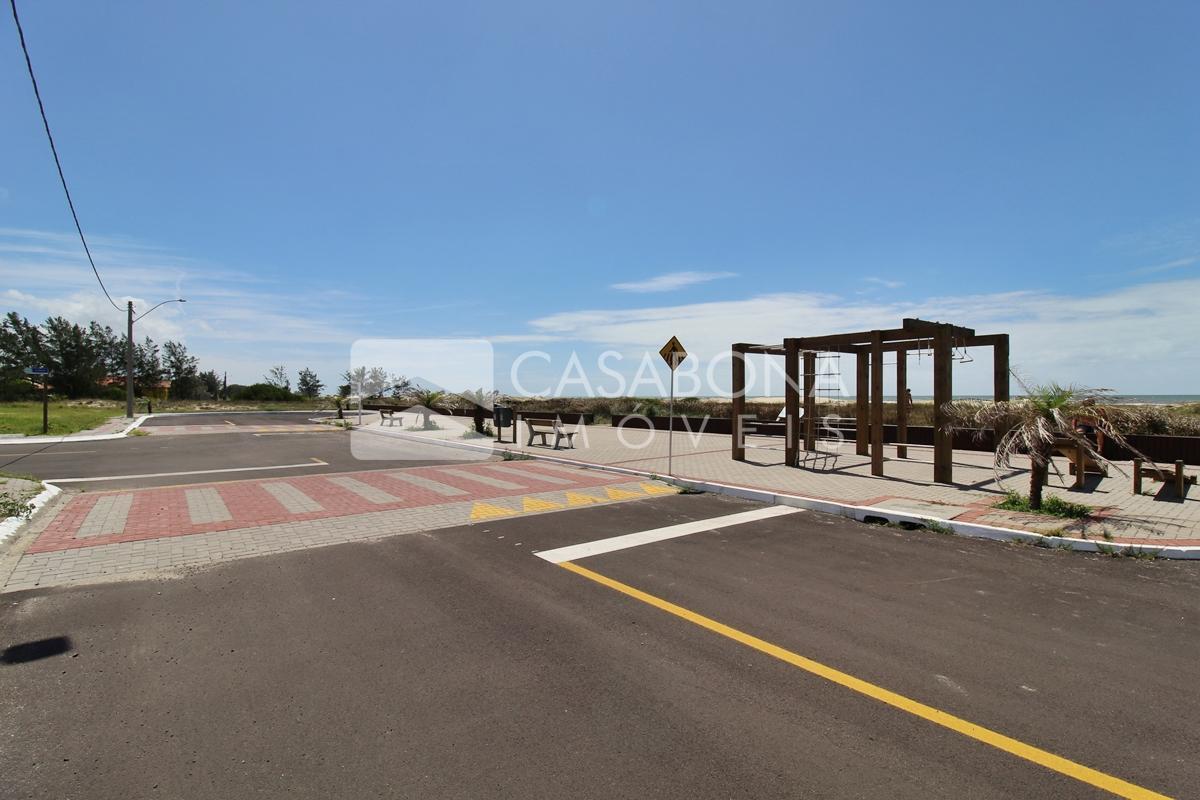 Terreno no Melhor Empreendimento à Beira-Mar: Infraestrutura Completa e Ótima Vista do Mar