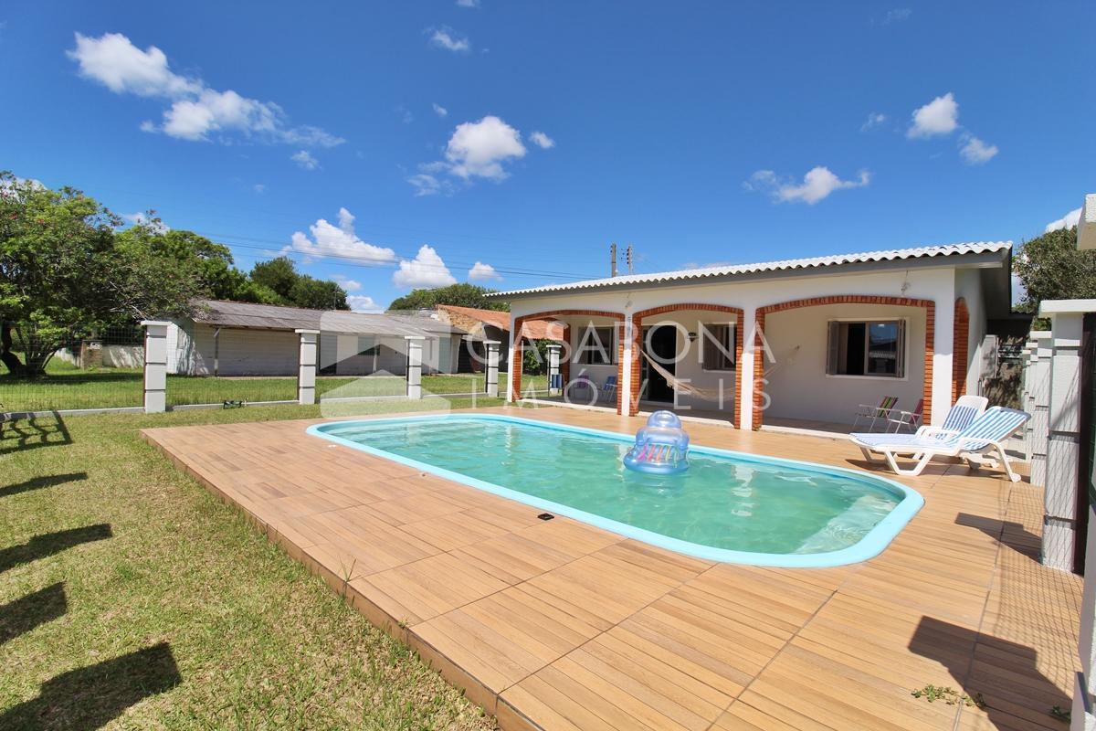 Encantadora Residência de Esquina com Piscina