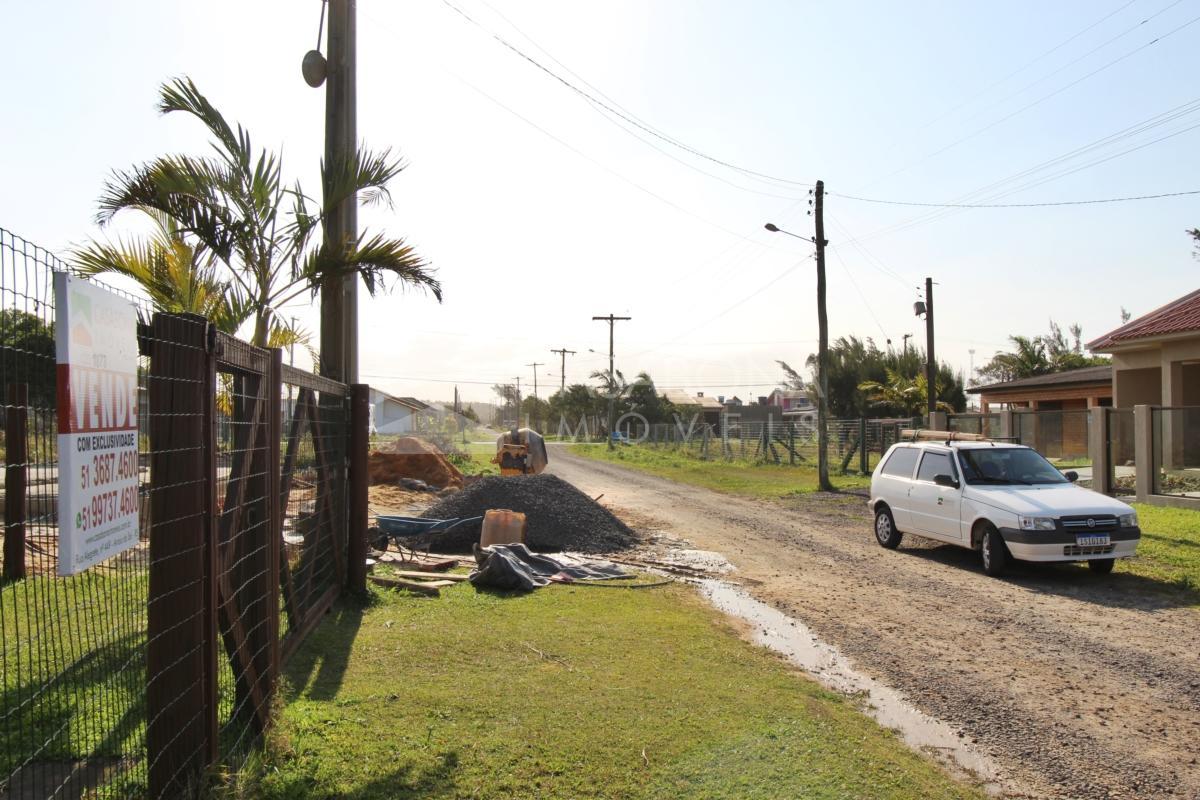 Excelente casa a apenas 200 metros do mar – Frente Norte