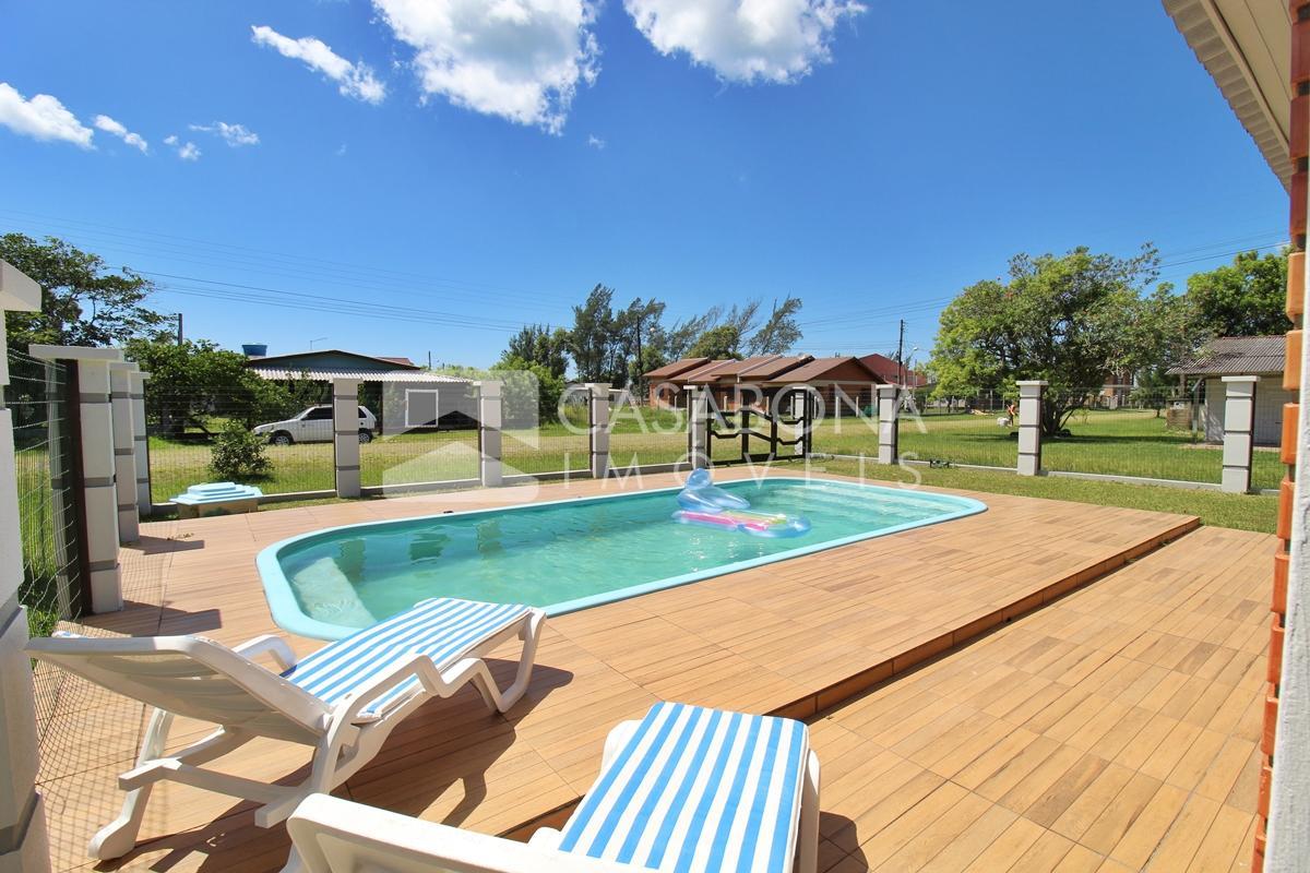 Encantadora Residência de Esquina com Piscina