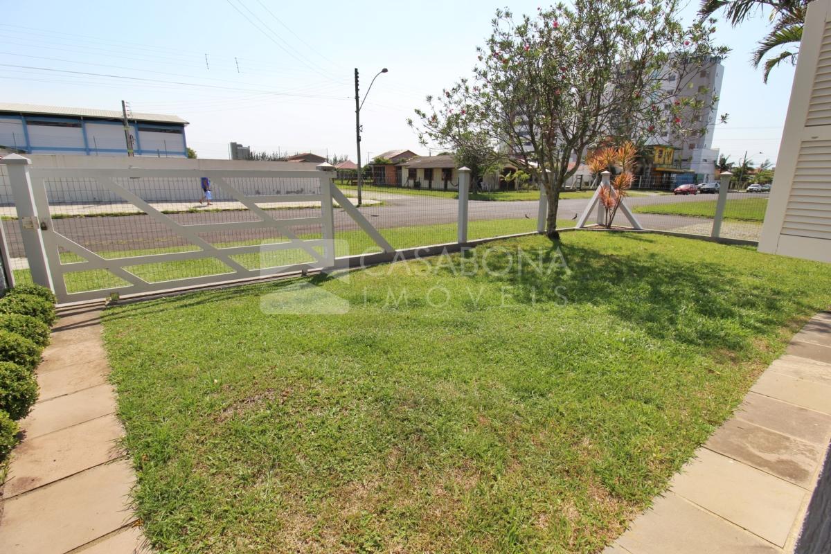 Encantadora Residência de Esquina no Balneário Areias Brancas