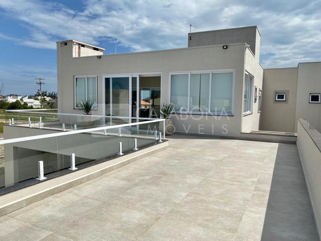 Magnífica Casa em Arroio do Sal: Design Moderno e Conforto Excepcional