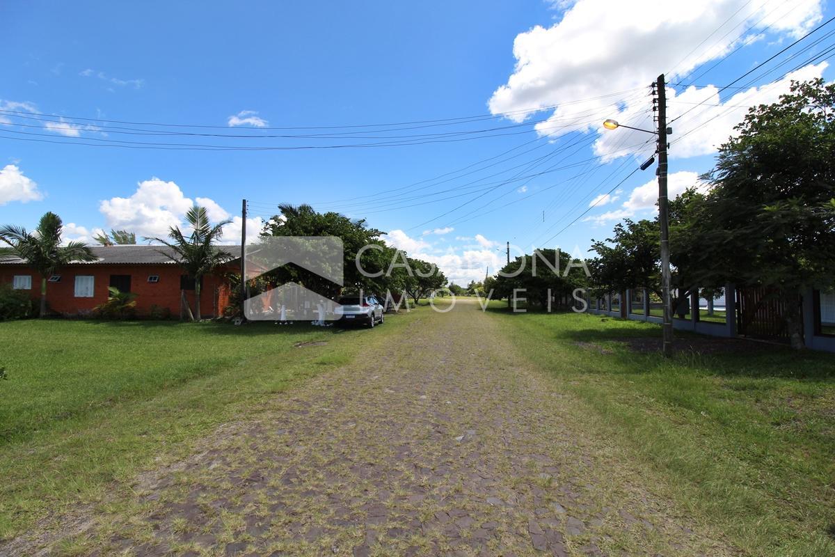 Encantadora Residência de Esquina com Piscina
