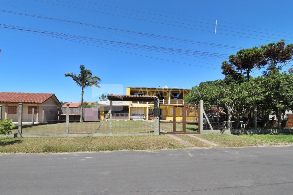 Oportunidade Imperdível: Residência com Terreno Amplo no Balneário Novo Arroio do Sal
