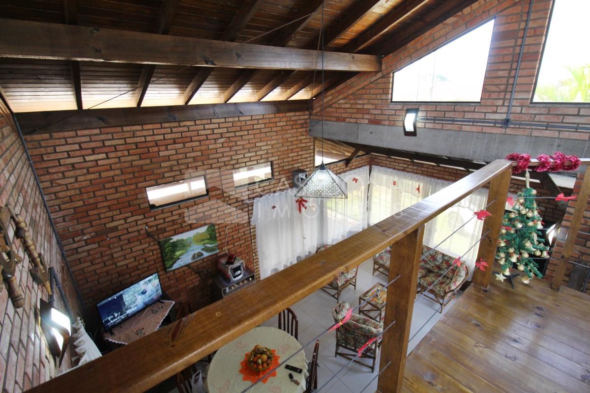 Excelente casa a apenas 200 metros do mar – Frente Norte