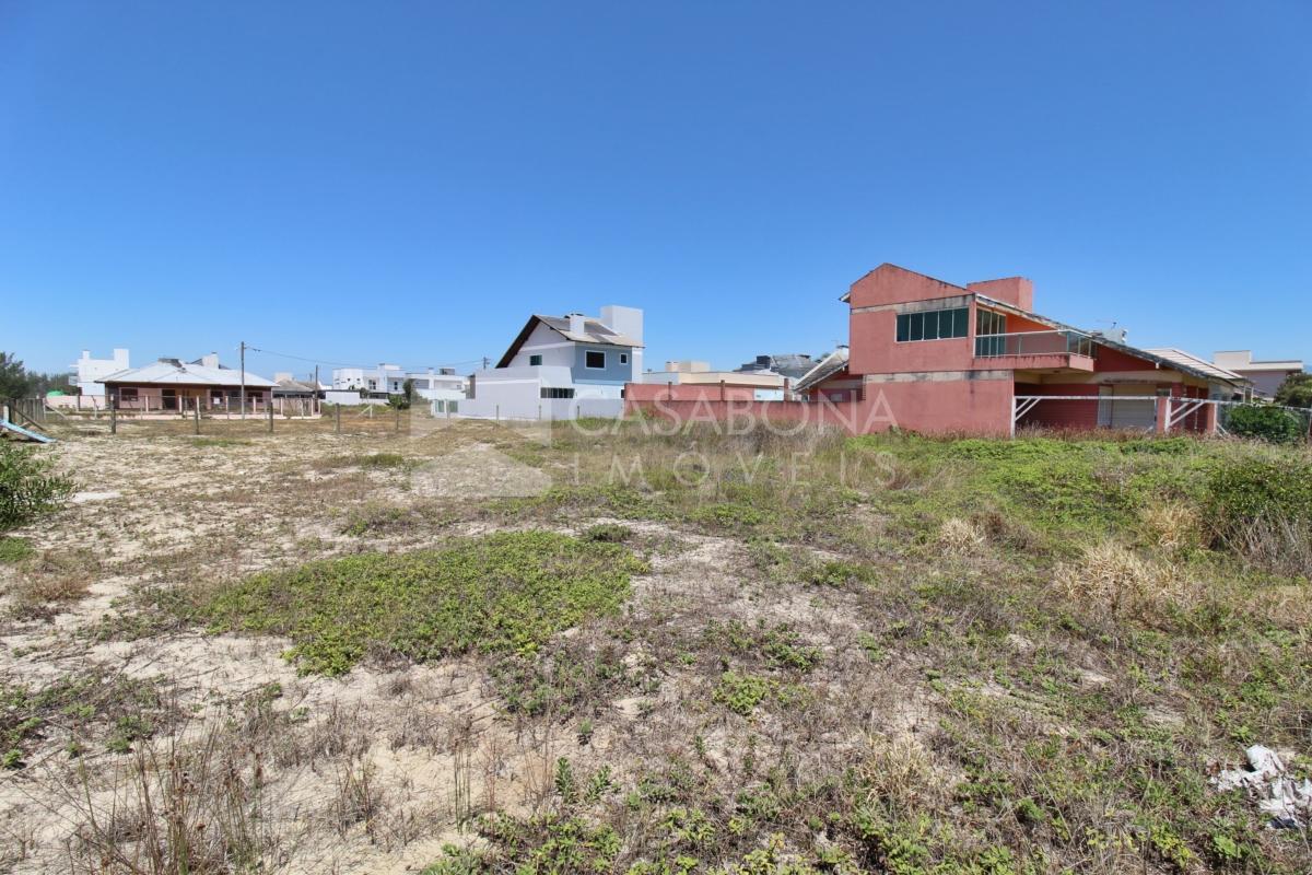 Oportunidade Única: Terreno à Beira-Mar no Balneário Vista Alegre