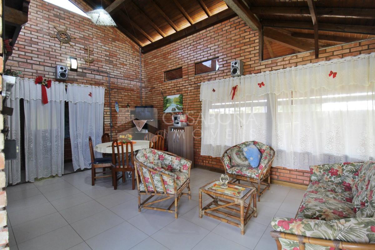 Excelente casa a apenas 200 metros do mar – Frente Norte