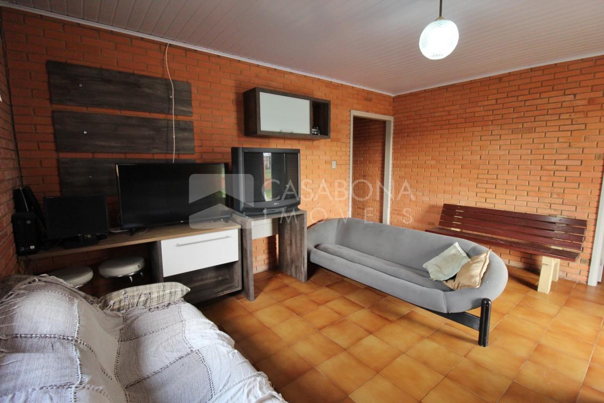 Casa de Esquina em Excelente Localização